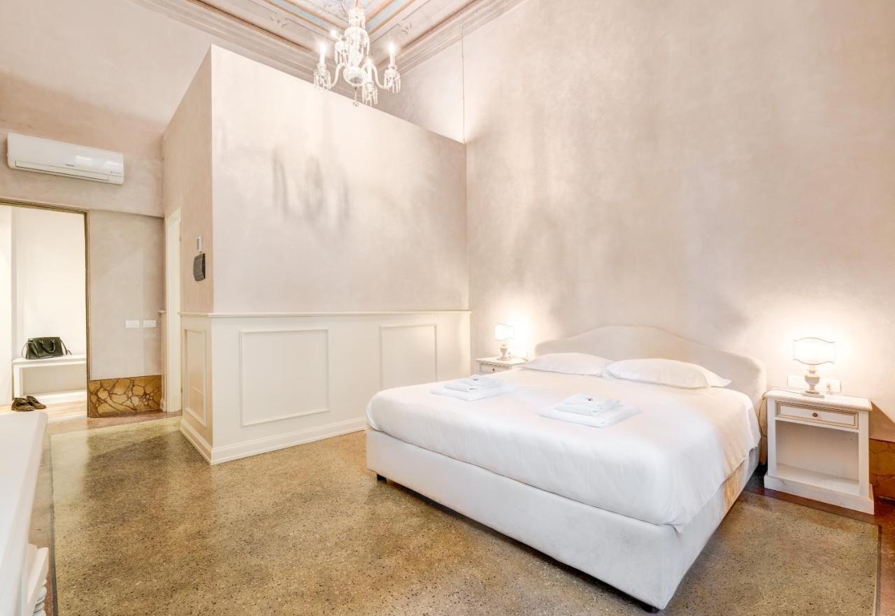 Bed and Breakfast Palazzo D'Oltrarno - Residenza D'Epoca Florencia Exterior foto